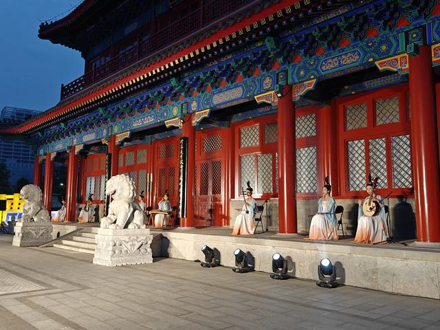 阎建庆 摄