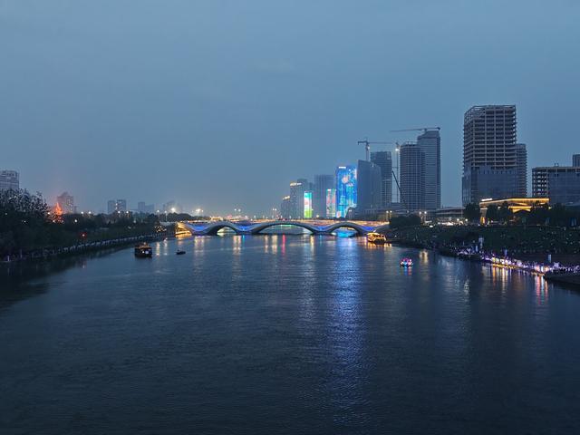 阎建庆 摄