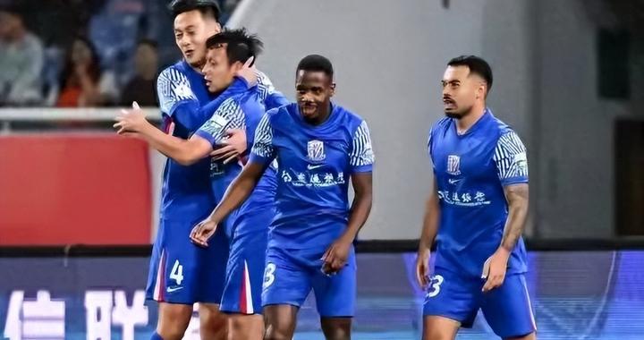 1-0绝杀!24岁门神三连杀抢班,国脚大佬惨成看台VIP