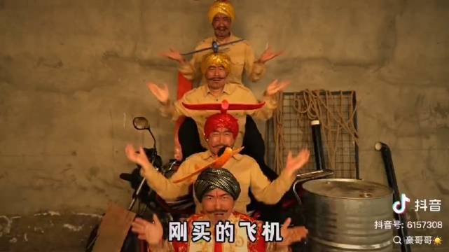 哈哈哈哈豆音作品：刚买的飞机被打啦_新浪新闻