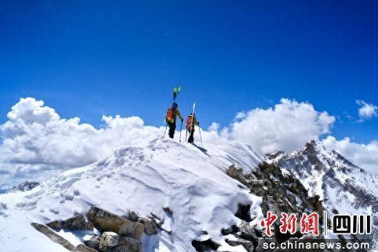 达古冰川。 达古冰川风景名胜区管理局 供图