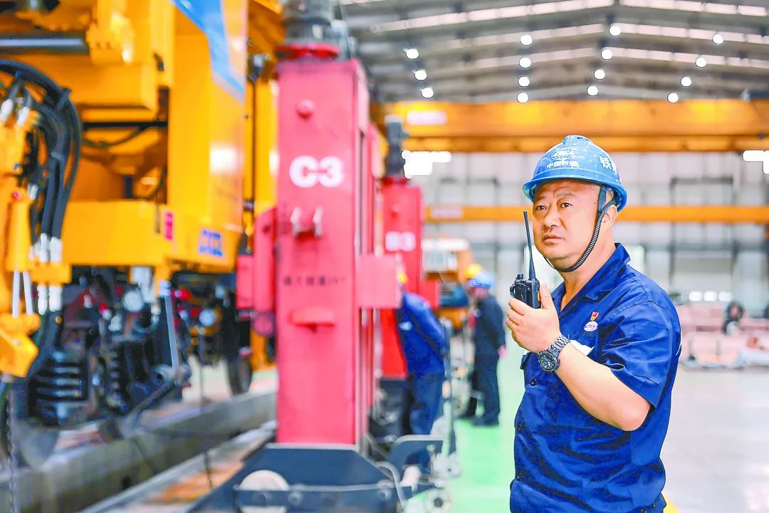 全国劳动模范刘杰:匠心护路的“万金油”_新浪财经_新浪网