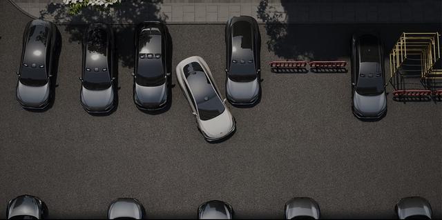 【图：全新升级“自定义泊车”功能】