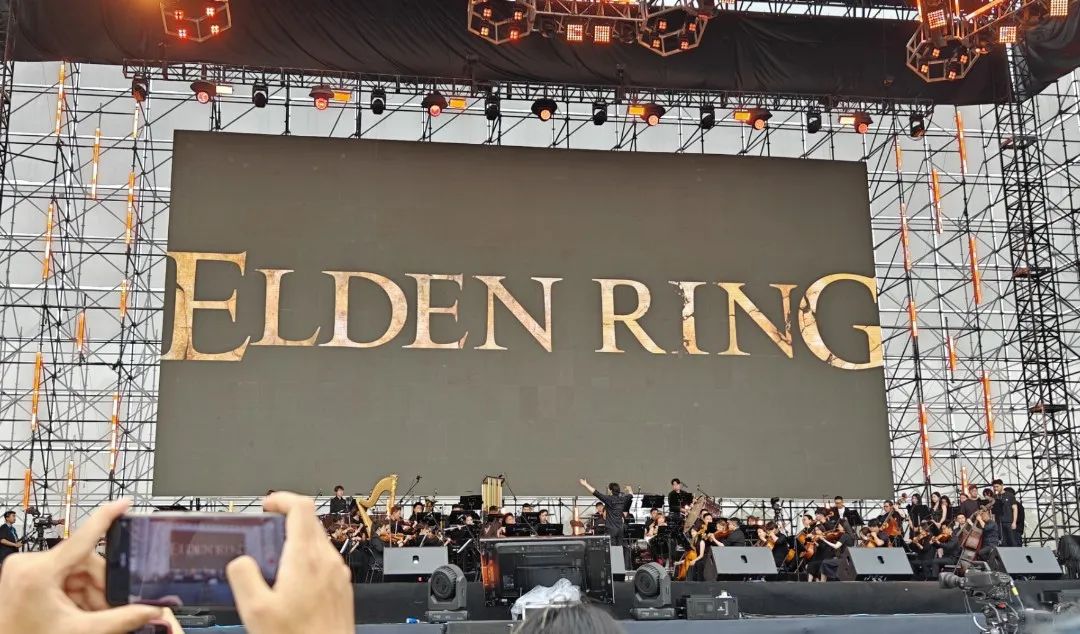 除了游戏玩家，通常也没人会来听交响乐OST