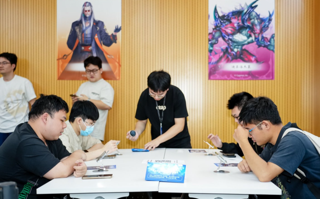 现场的“超凡世界”试玩是最为热门的项目