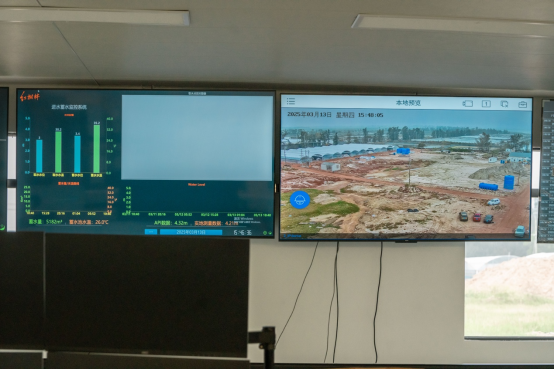 （东兴市红树林农业有限公司的智慧农业总控室）