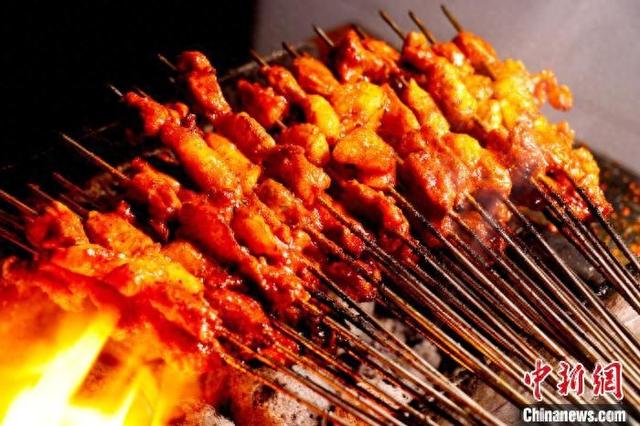 丝路驿站“食”尚烤味:民族香溢火功深|烧烤_新浪财经_新浪网