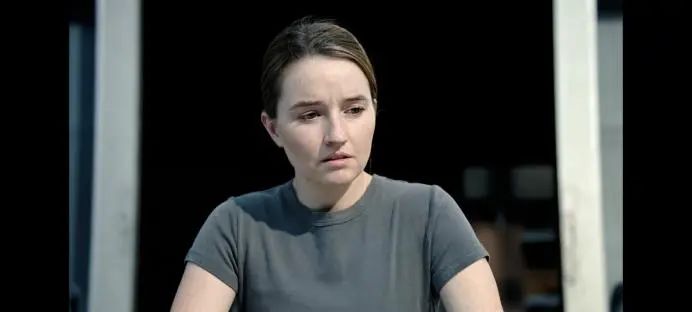 结尾才转为艾比视角，准备接入第三季