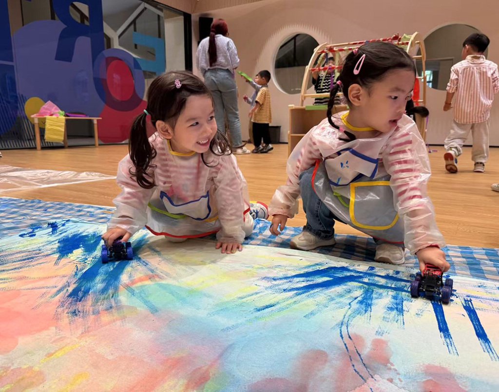 孩子们的体验活动丰富多彩  本文图均为 上报海富幼儿园 供图