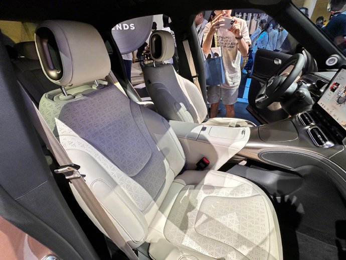 在 上，Smart精灵一号焕新上市，售价15.49万元-19.99万元-新浪汽车