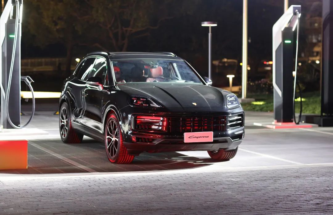 Ϻֶʱչʾıʱݿcayenne SUVͼӾй