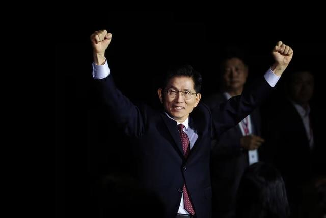 大选虽败，但金文洙也完成了自己的逆袭。图自路透社