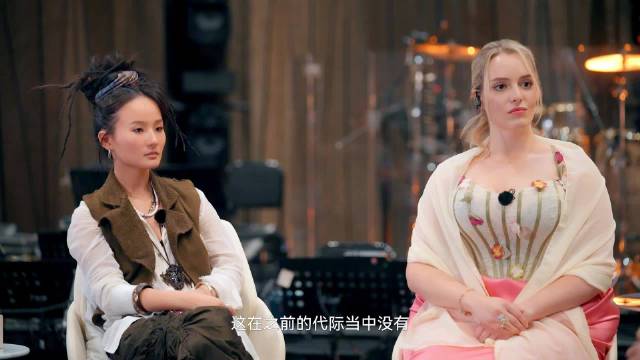 代表00后的@郑方一_AaronZ 表示拒绝被定义,讨厌强行归类_新浪新闻