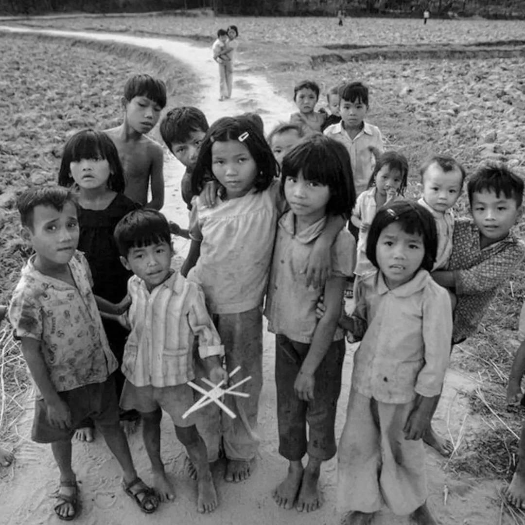 1980年越南农村的孩子们有兄弟姐妹很普遍，图：Philip Jones Griffith