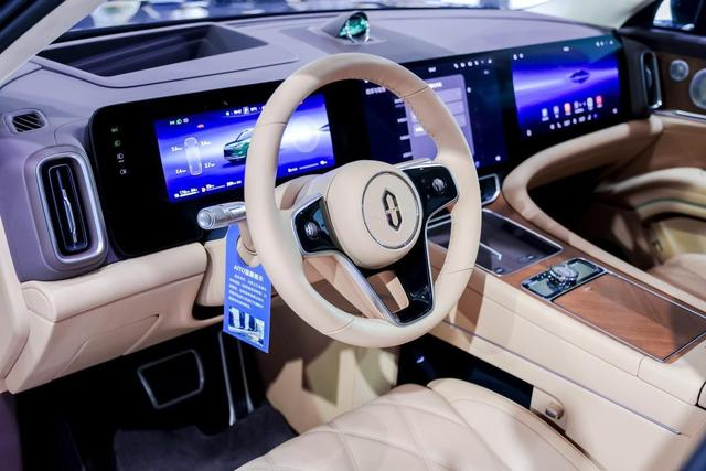 　　三、市场与口碑双丰收，M9再破交付纪录