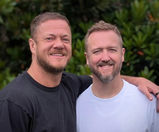 Dan Reynolds（左）和Mac Reynolds