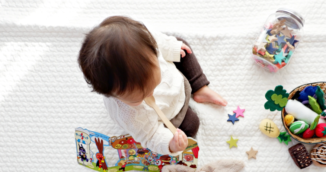 调研结果显示，生育成本在很大程度上限制了年轻人的结婚意愿 / 图：Unsplash