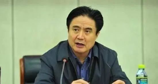 在海南省省长、海南省委书记等职务上，罗保铭非法收受他人财物，数额特别巨大