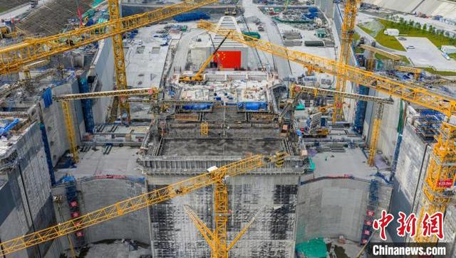 图为马道枢纽上闸首中墩下游侧施工现场。平陆运河集团供图