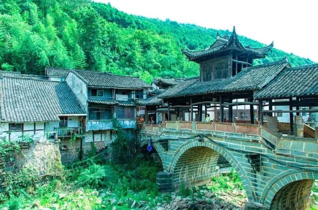 周末39℃!成都周边11个避暑耍水古镇,小众悠闲风光超绝!