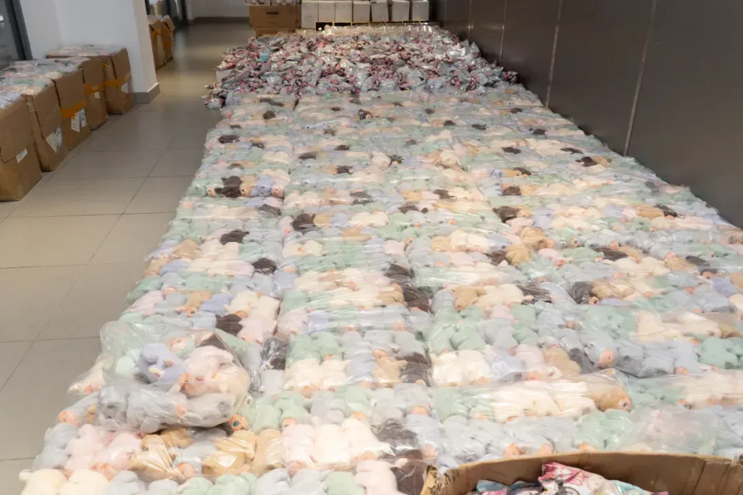 两万个“LABUBU”，全是“BUWAWA”！