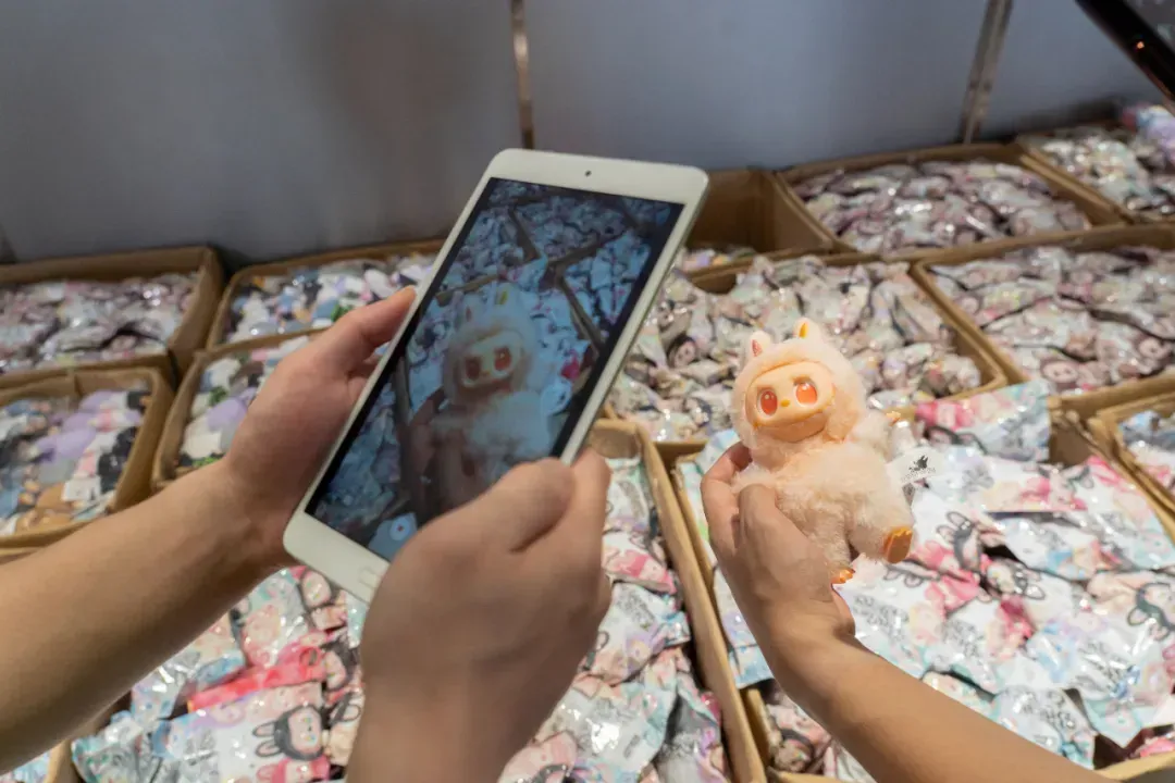 两万个“LABUBU”，全是“BUWAWA”！