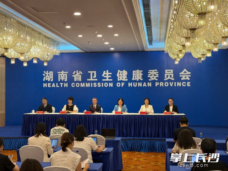 暑假将至孩子沉迷手机？专家建议家长先做“放下手机的榜样”