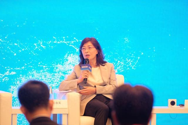 中国进出口银行行长王春英在2025陆家嘴论坛“全体大会五：金融支持新质生产力发展”上 澎湃新闻记者 胡志挺 图