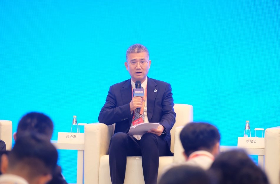中国农业发展银行党委副书记张小东在2025陆家嘴论坛上。 澎湃新闻记者 胡志挺 图
