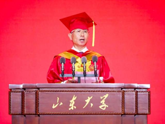 山东大学校长李术才寄语毕业生：始终保持对新知的渴望、对未知的好奇|毕业生_新浪财经_新浪网