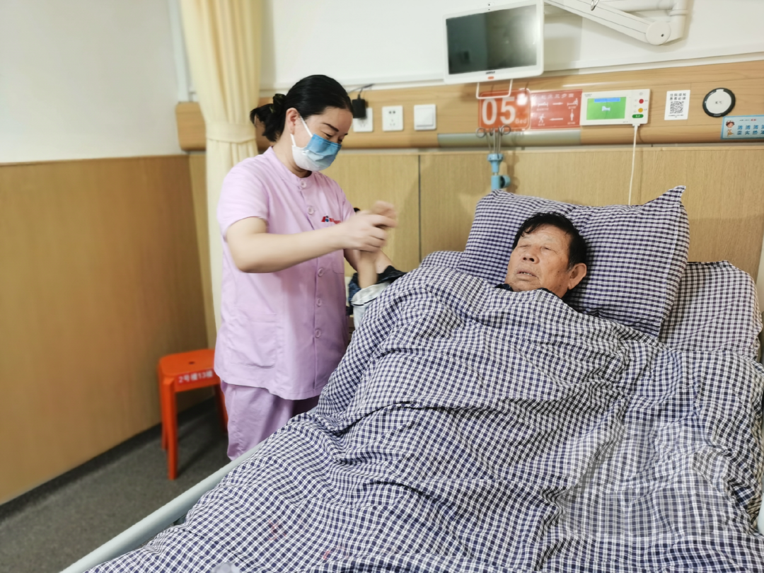 301医院检查陪护加挂号全天24小时陪护服务，随叫随到的简单介绍