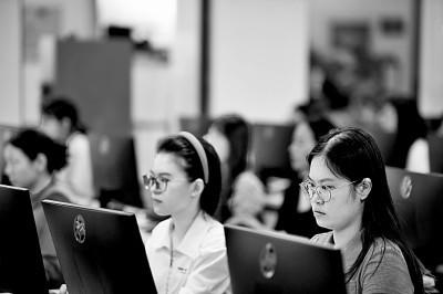 从“知识灌输”转向“素养培育”高考试题变了，高中教学怎样改