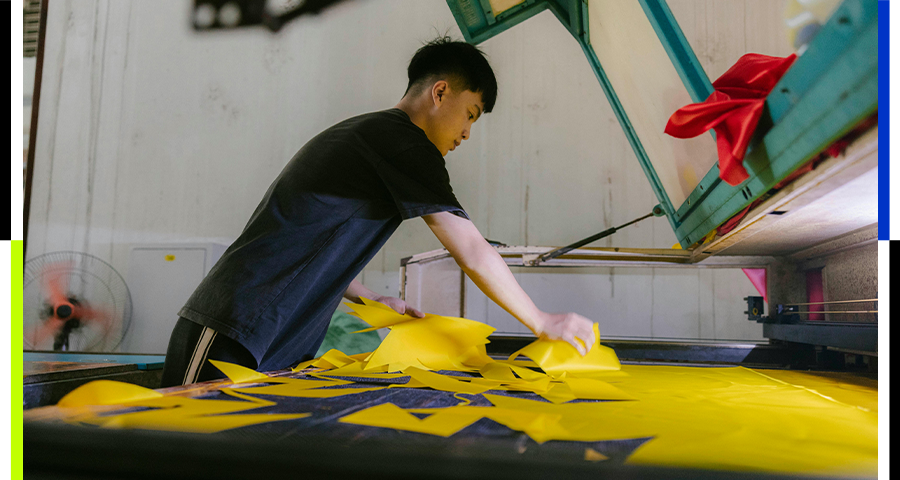 从教师毕业后，我去了工厂工作。