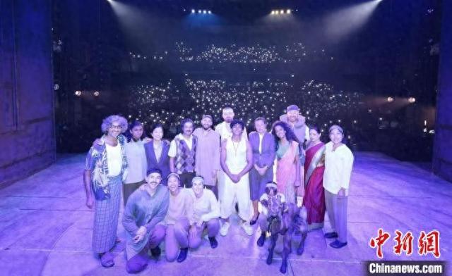 6月26日，伦敦西区原版话剧《少年派的奇幻漂流》在香港首演。(主办方供图)