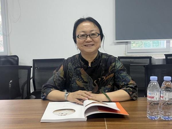 牛玉叶接受记者采访