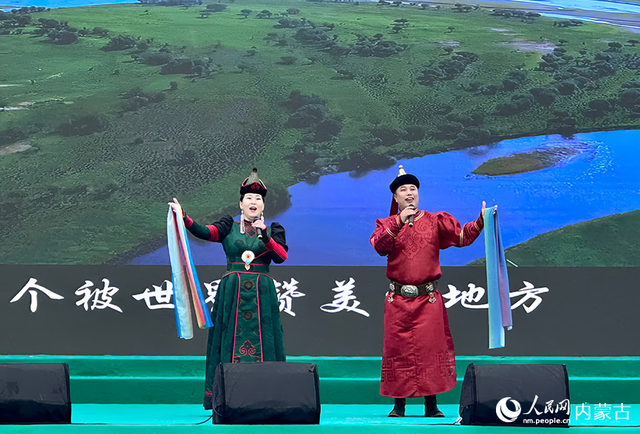 村歌大擂台现场。 实习生 刘瀛摄