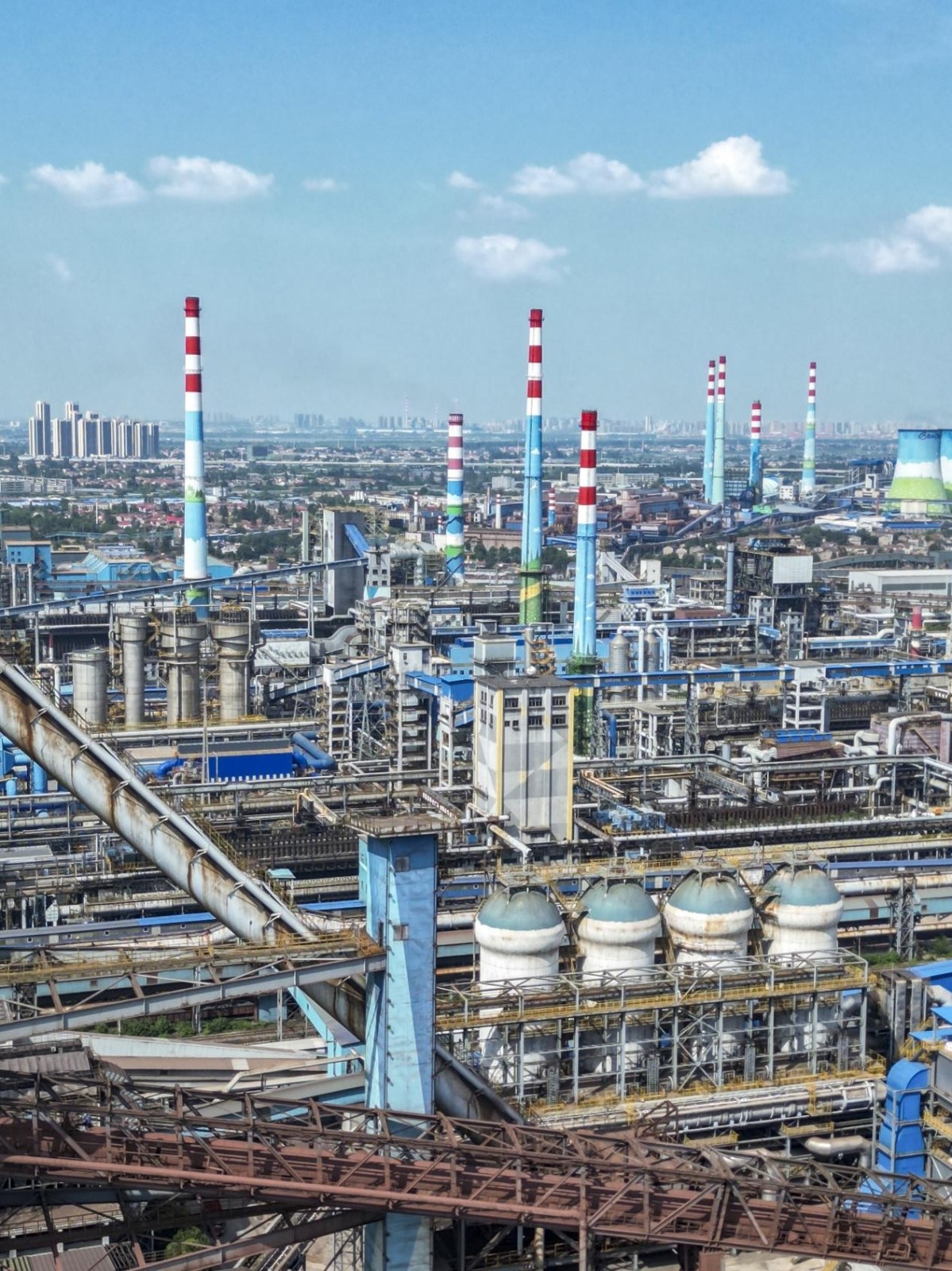 中国宝武宝钢股份武汉钢铁有限公司厂区。王剑 摄