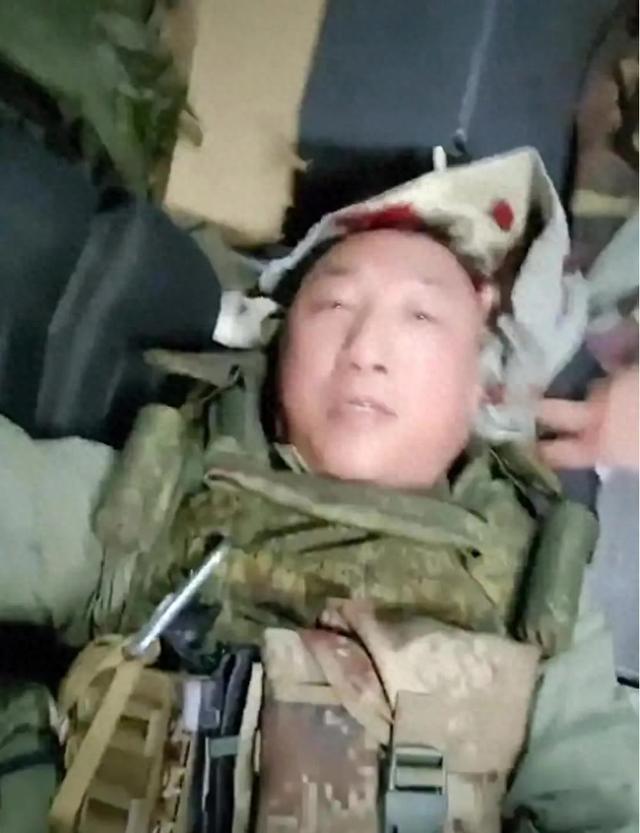 中国记者卢宇光在俄遭遇乌克兰无人机袭击受伤。图源：环球网