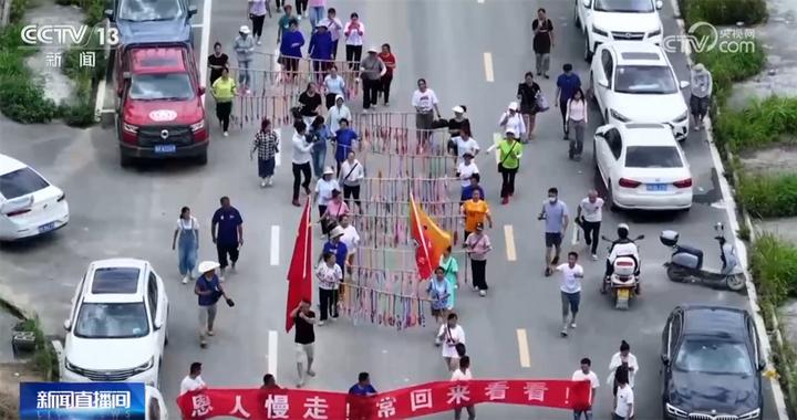 危难时刻感谢有你!当一座城送别一群人 温暖与感动同在