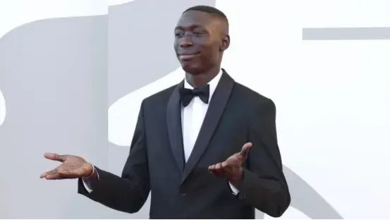 图注：无语哥经典手势