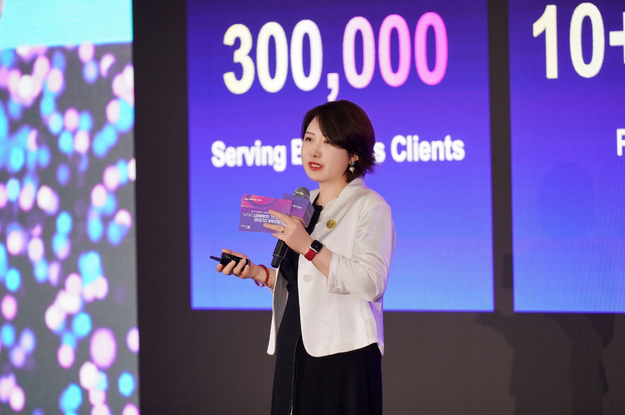 对话袁千| 从奥运到大模型开源，阿里云如何抢占全球市场？|阿里巴巴|开源模型|阿里云通义|客户|数据中心_手机新浪网