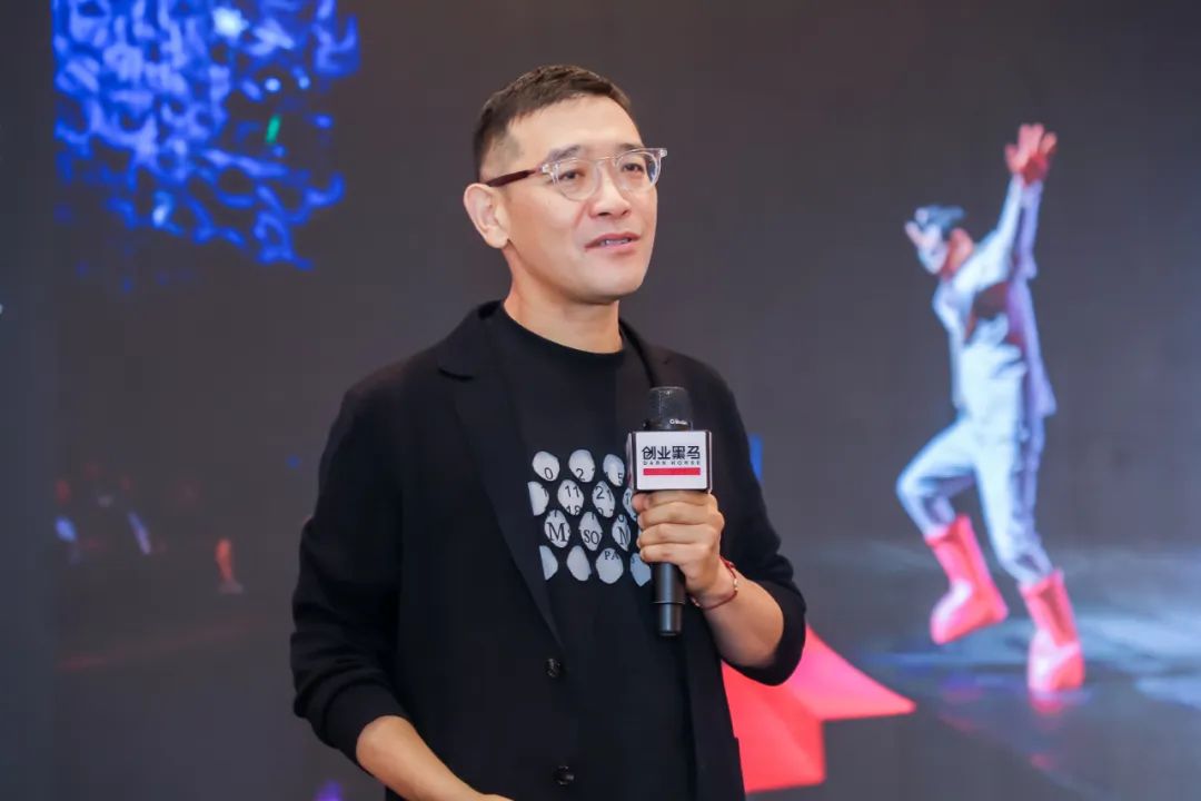 我租一个500块工位，撬动了一个亿级市场