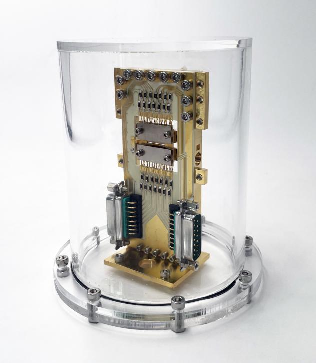 第二代离子阱量子计算机商业化原型机