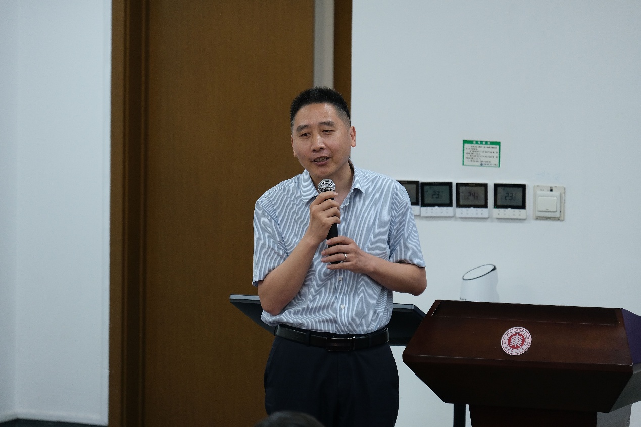 平行工作坊由华东师范大学外语学院教育硕士中心主任周小勇教授主持