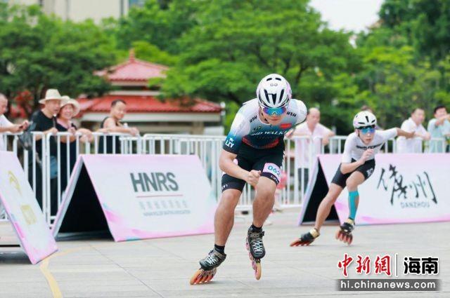 2025年海南省轮滑公开赛暨无与“轮”比海南省轮滑俱乐部联赛(儋州站)在儋州开幕。罗永山供图