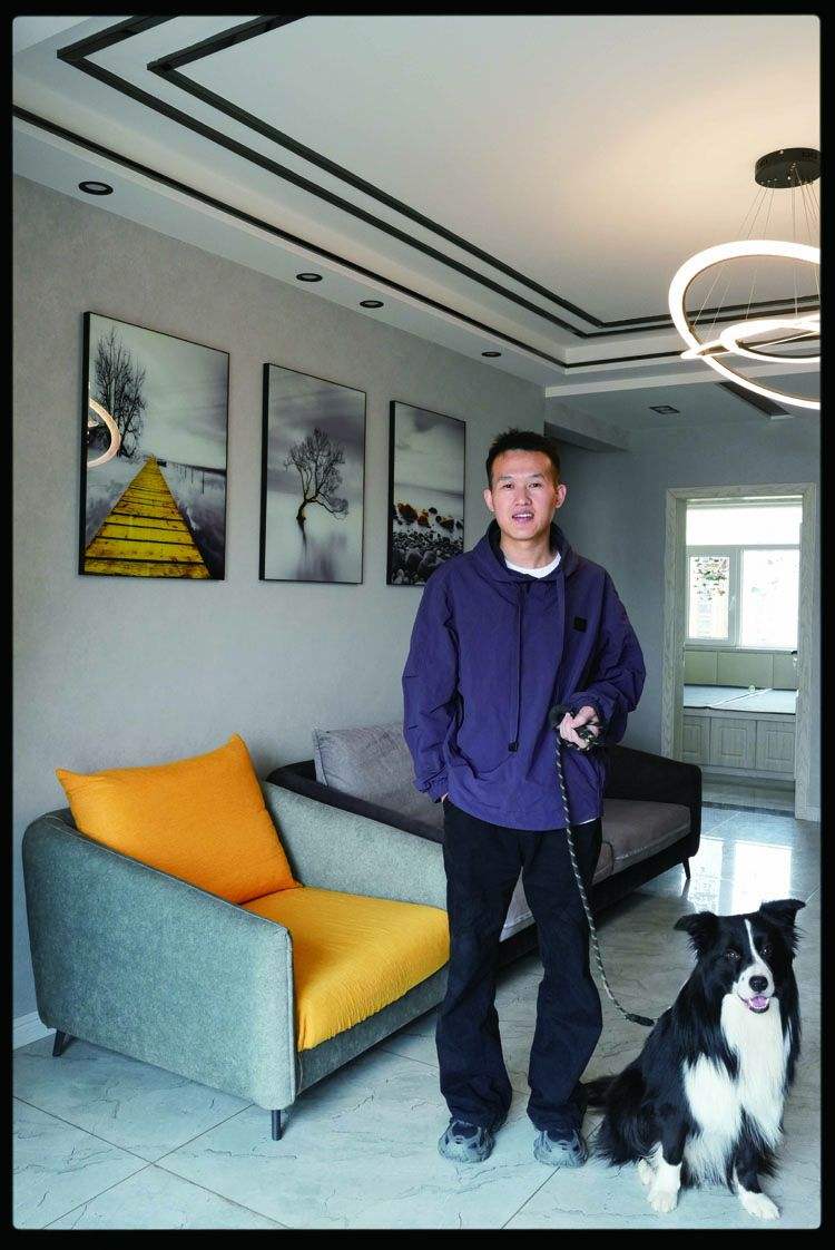 高涛，1992年11月15日生于新窑子村，婚礼摄影师。