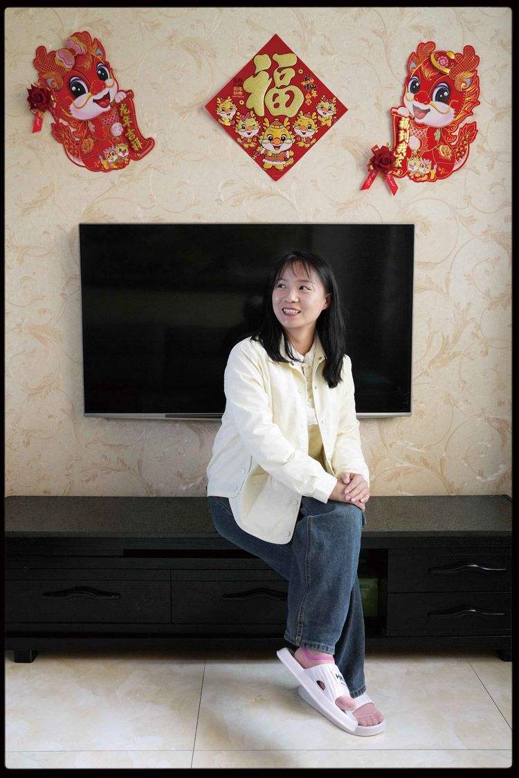 白宝荣，1994年7月29日生于新窑子，汽车销售员。 2025年摄