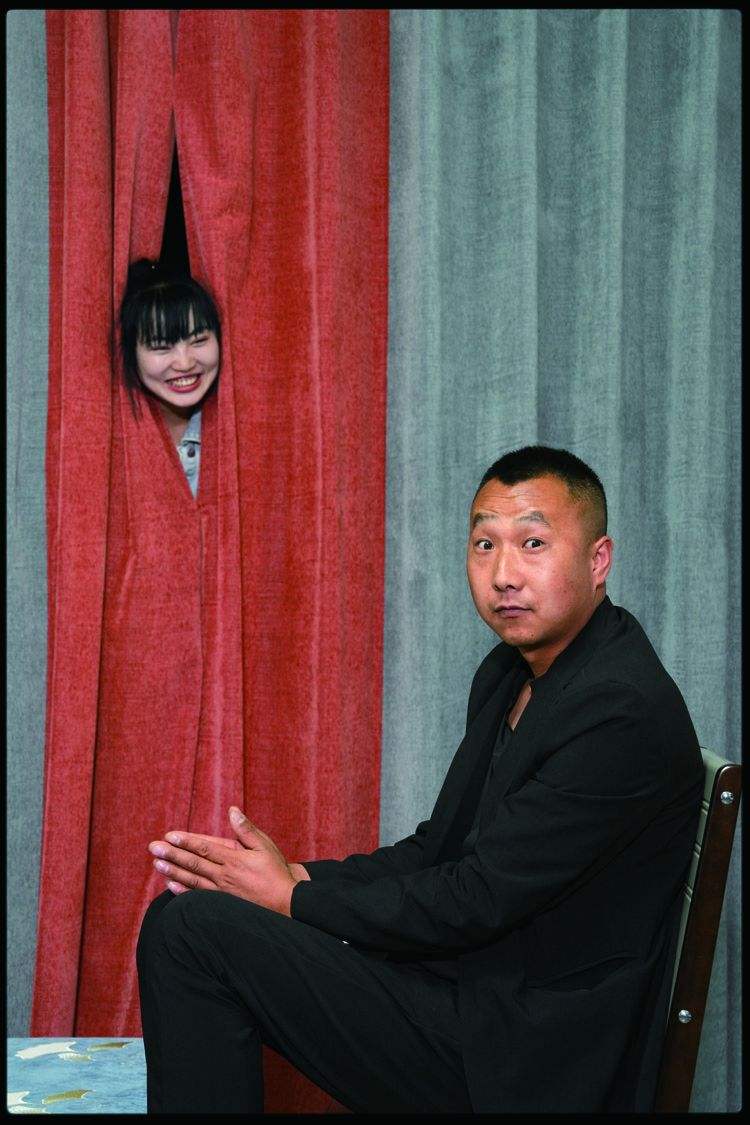 房园，1993年2月26日生于新窑子，室内装修师。2025年摄