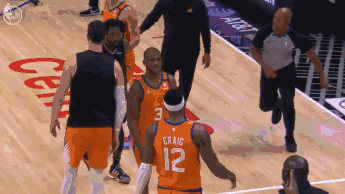 贝弗利当年在西部决赛中恼羞成怒推倒保罗，而保罗则是在战胜快船后首次进入总决赛。