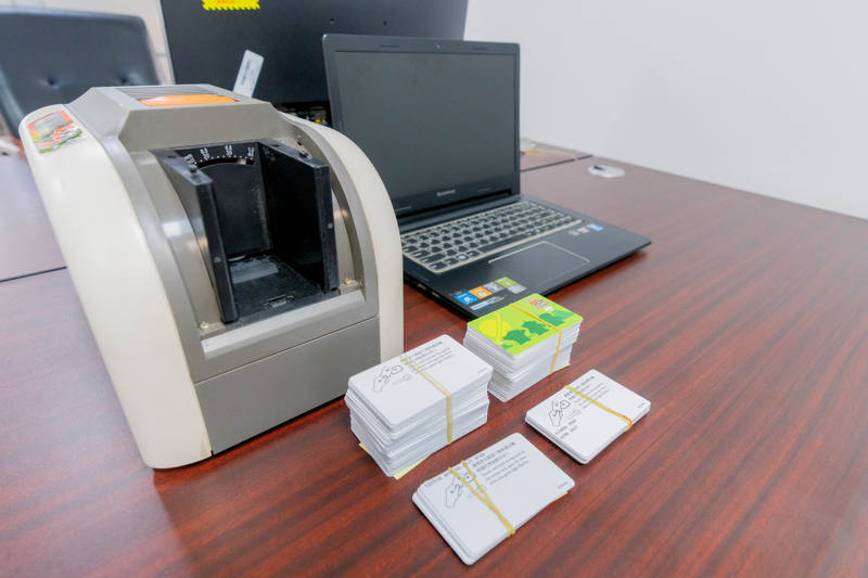 伪造上海迪士尼酒店房卡高价转售 警方：违法，已有团伙被抓